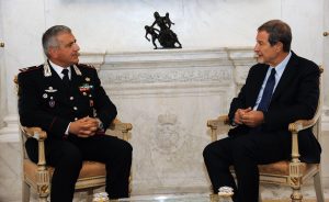 Il generale dei Carabinieri Cataldo con il presidente Musumeci