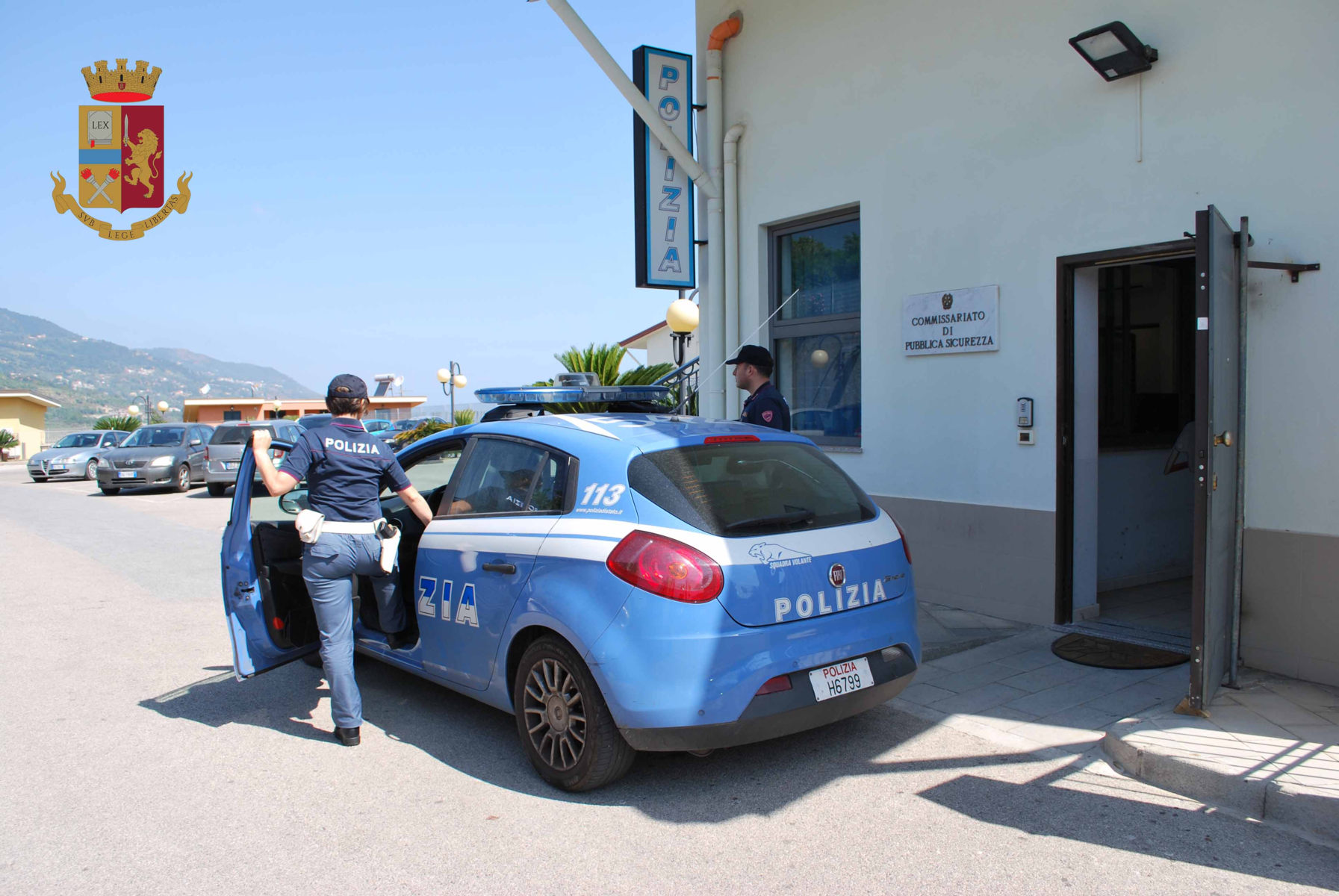 ASSOLDA UN SICARIO PER UCCIDERE LA MOGLIE, ARRESTATO