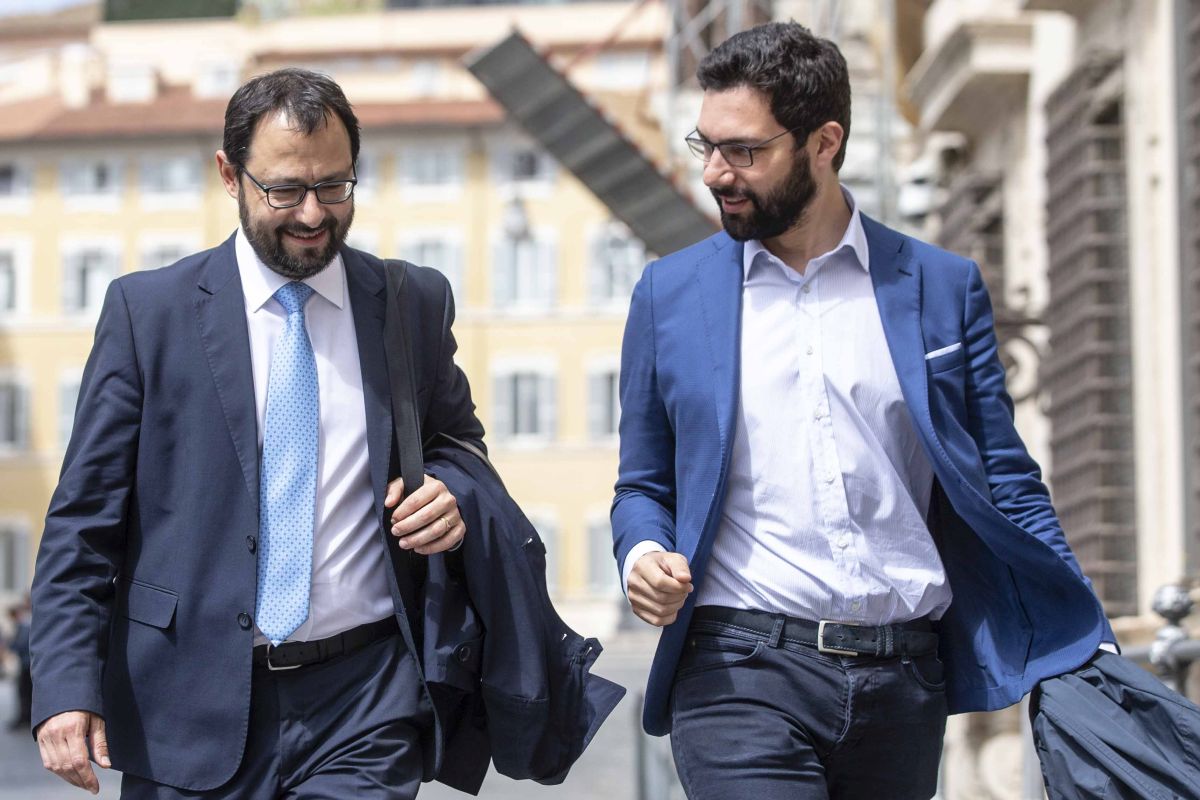 A PASSEGGIO DAVANTI PALAZZO CHIGI