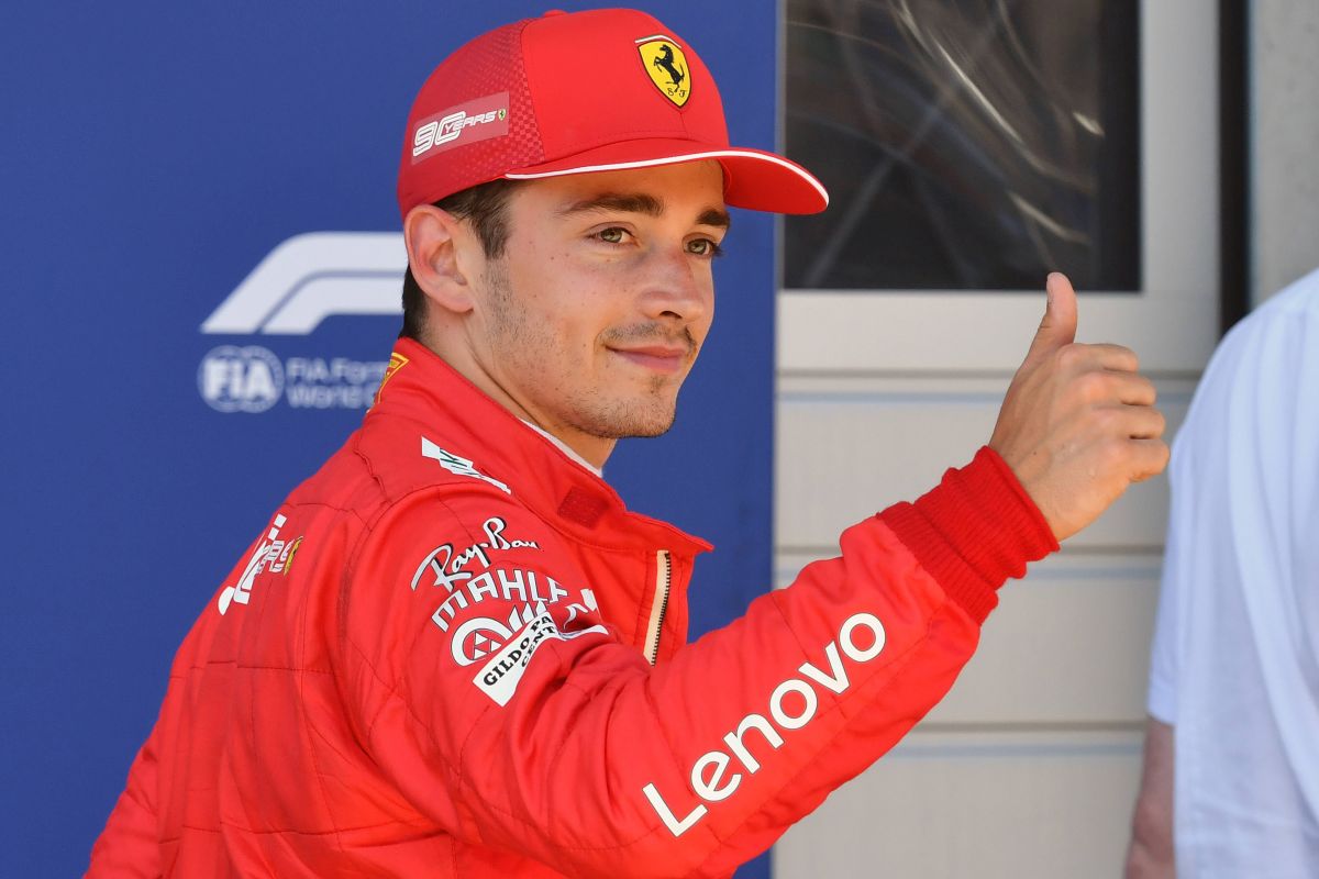 Charles LECLERC Scuderia Ferrari nach dem Qualifying thumb up Daumen hoch Aktion Einzelbild ang