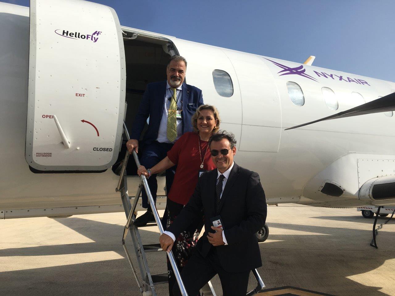 Nella foto il Ceo Teodosio Longo, il direttore di Airgest Michele Bufo e la commerciale di Hellofly Maria Di Simone