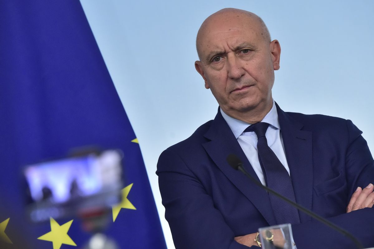 IL MINISTRO DELLO SPORT E LE POLITICHE GIOVALI E IL PRESIDENTE DI SPORT E SALUTE ILLUSTRANO I NUOVI CRITERI DI ASSEGNAZIONE DEI CONTRIBUTI DESTINATI AGLI ORGANI SPORTIVI