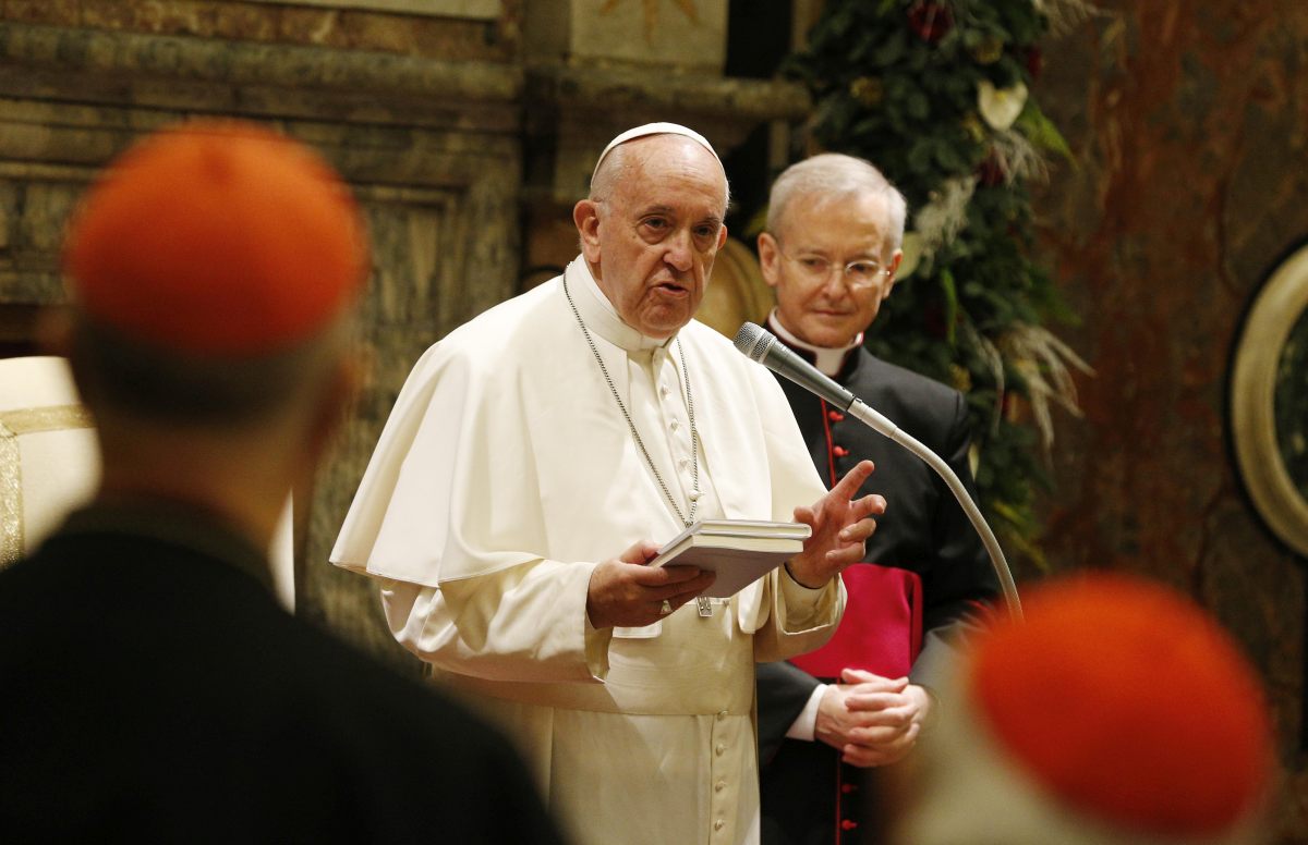 AUGURI DEL PAPA ALLA CURIA ROMANA