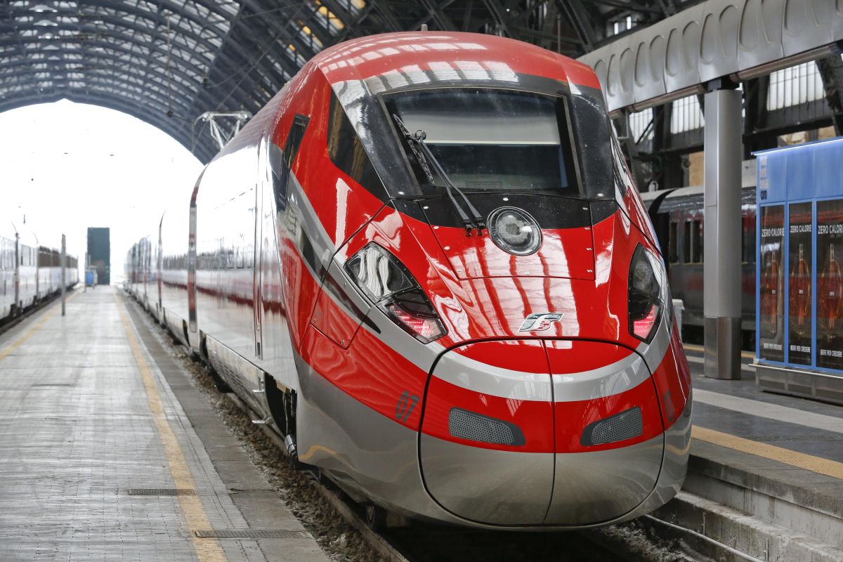 PRESIDENTE DELLA REPUBBLICA PRIMO VIAGGIO SUL FRECCIA ROSSA 1000