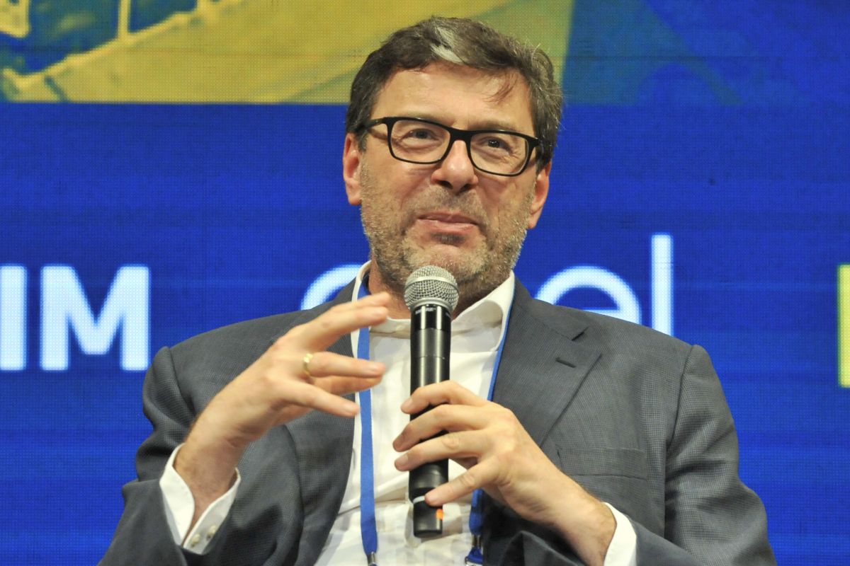 Pil, Giorgetti “Pensiamo di raggiungere +6%, forse è merito di Draghi”