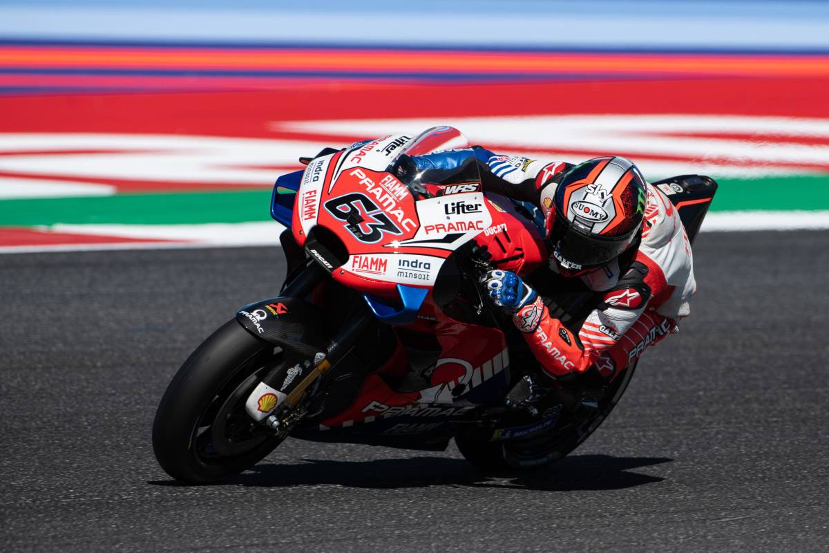 Doppietta Ducati a Misano, pole Bagnaia davanti a Miller