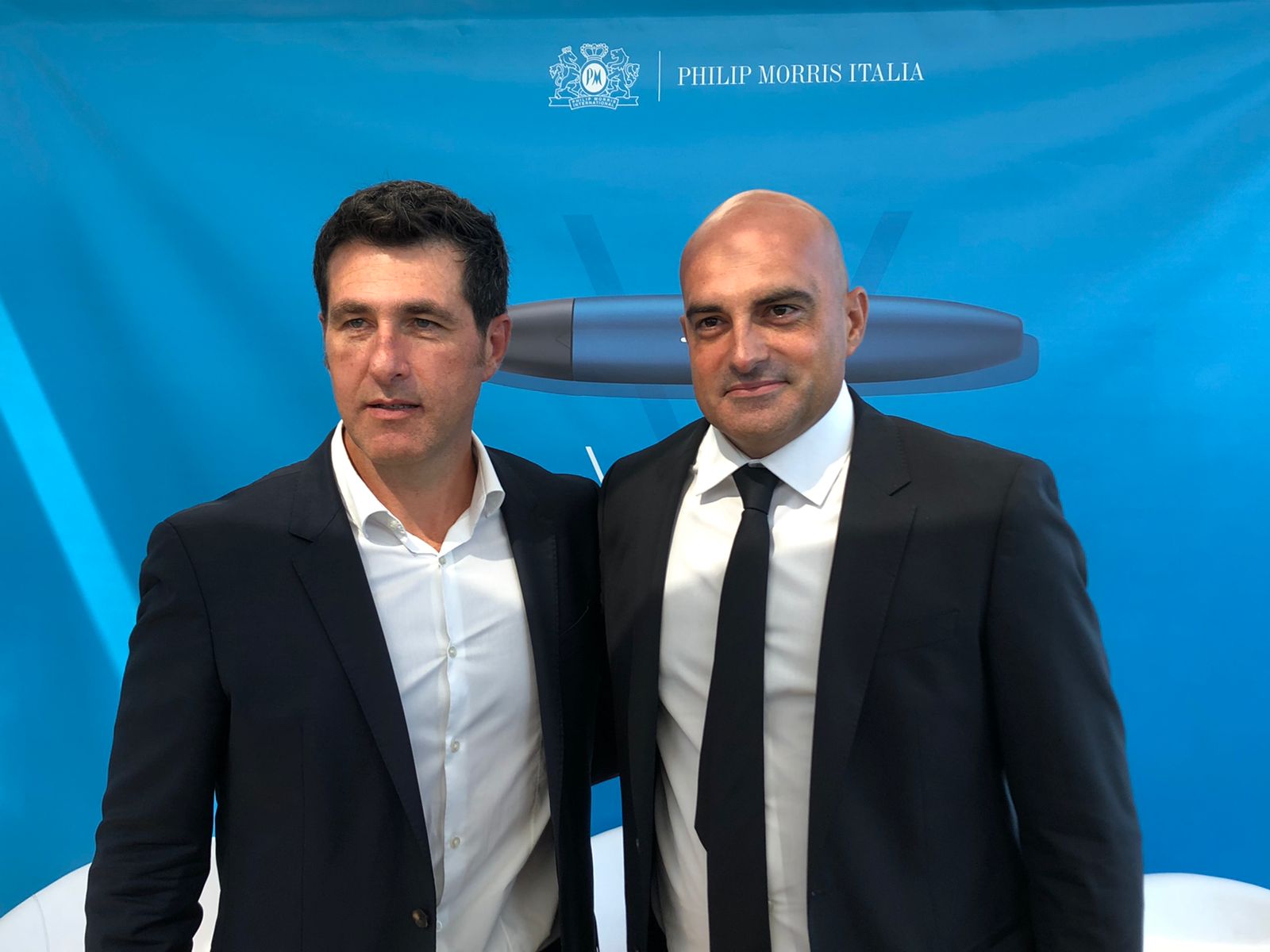 Philip Morris lancia la sigaretta elettronica Veev per futuro senza fumo