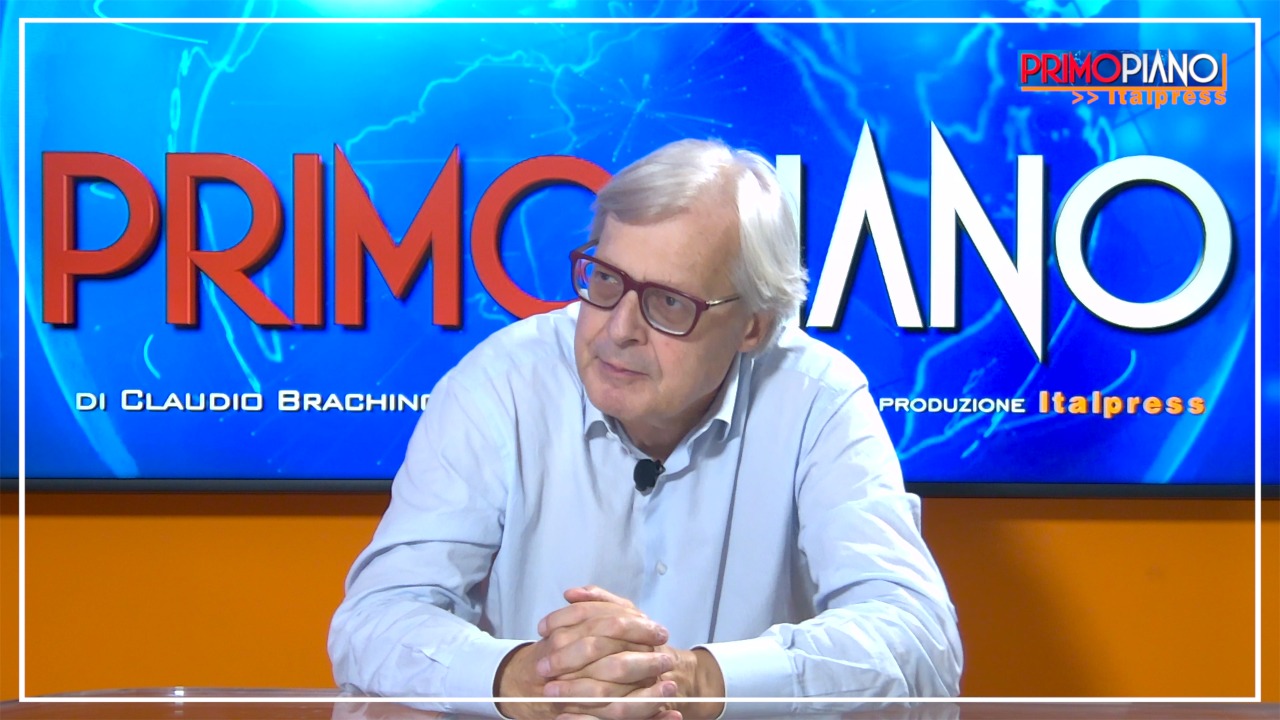 Sgarbi “Gli italiani si vaccinano, il green pass è inutile”