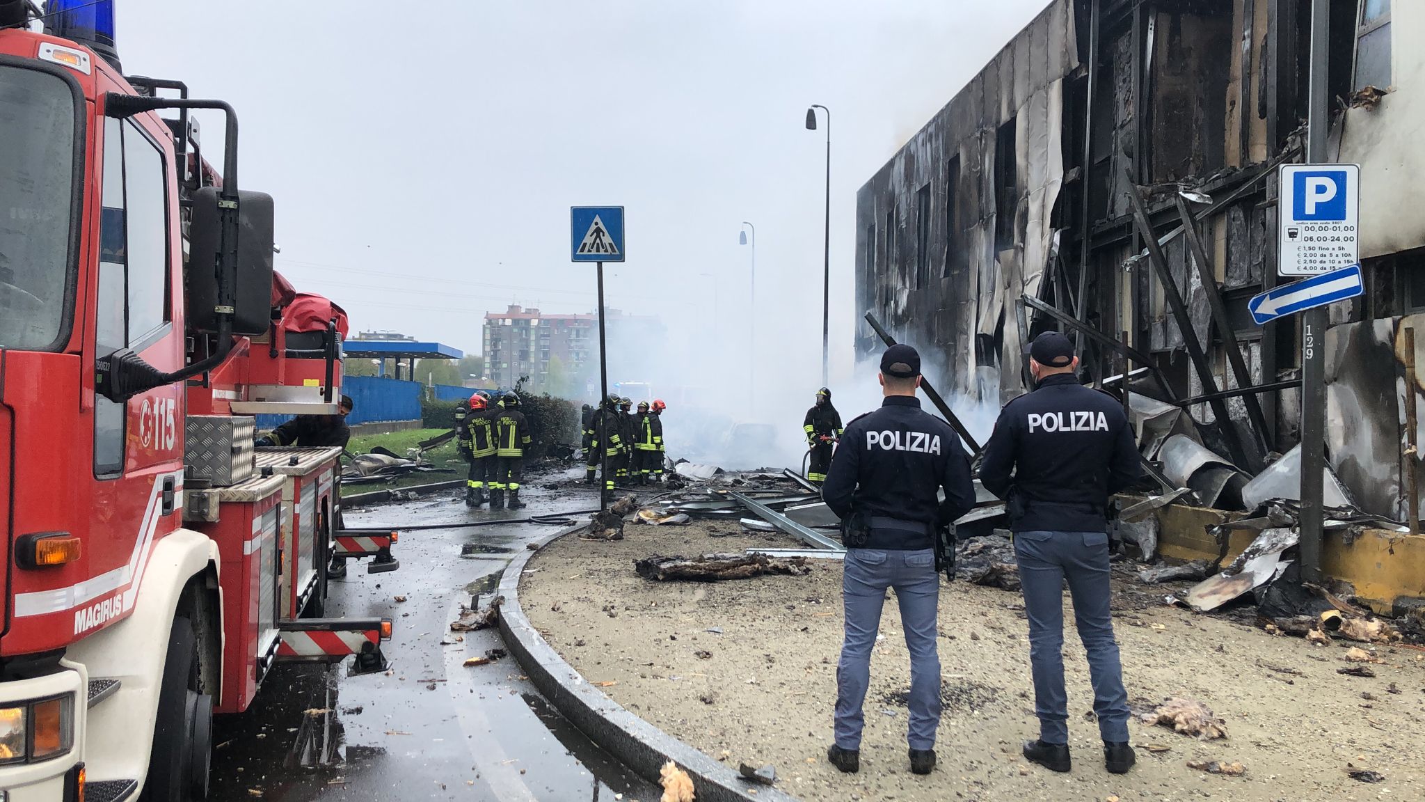 Aereo privato precipita a San Donato Milanese: morti i 6 a bordo