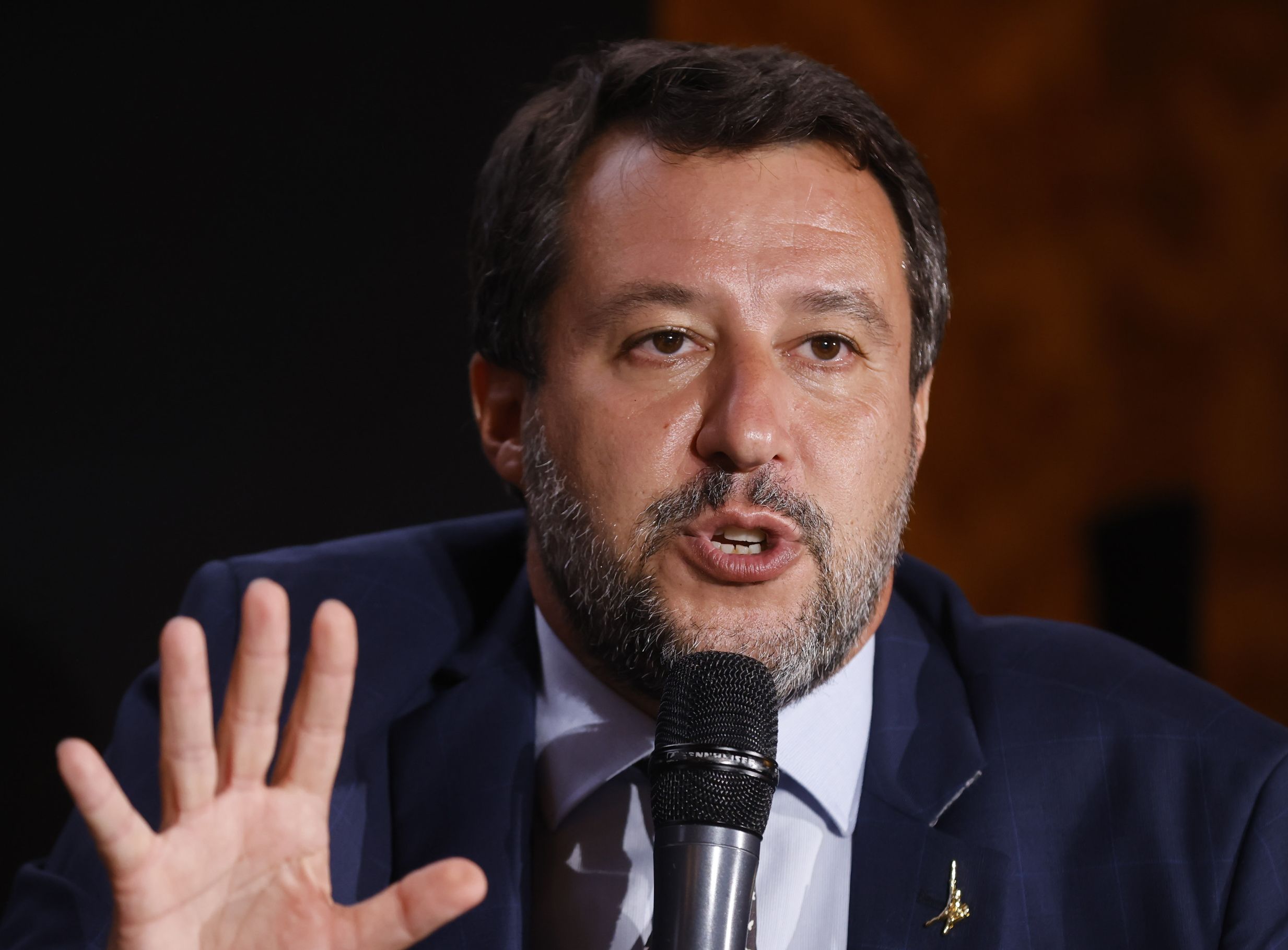 Salvini “Il centrodestra unito vince ma scegliere prima i candidati”