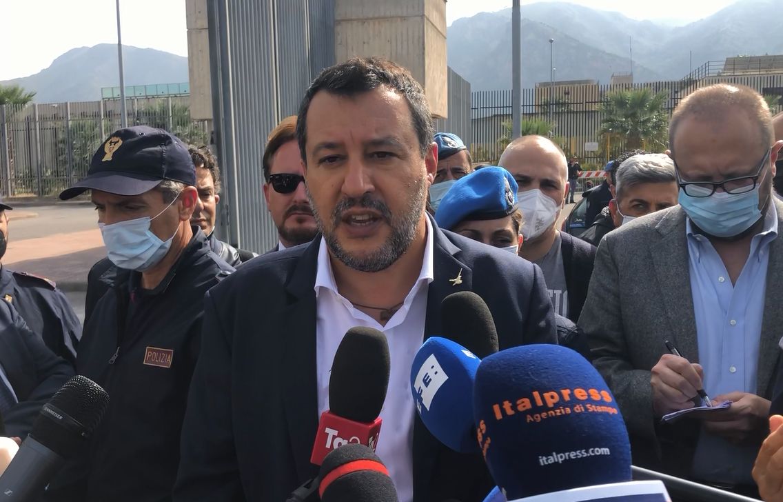 Open Arms, Salvini: “Andare a processo è surreale”