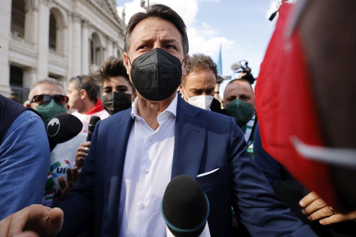 Conte “Leali a Draghi ma pretendiamo il rispetto degli impegni”