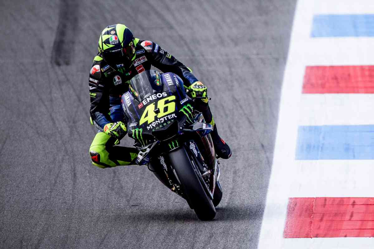 Pole di Martin a Valencia, Rossi in quarta fila