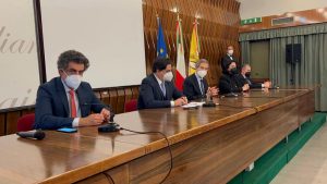 foto - da sx Torrisi, Pogliese, Musumeci, Schembari e Dibennardo