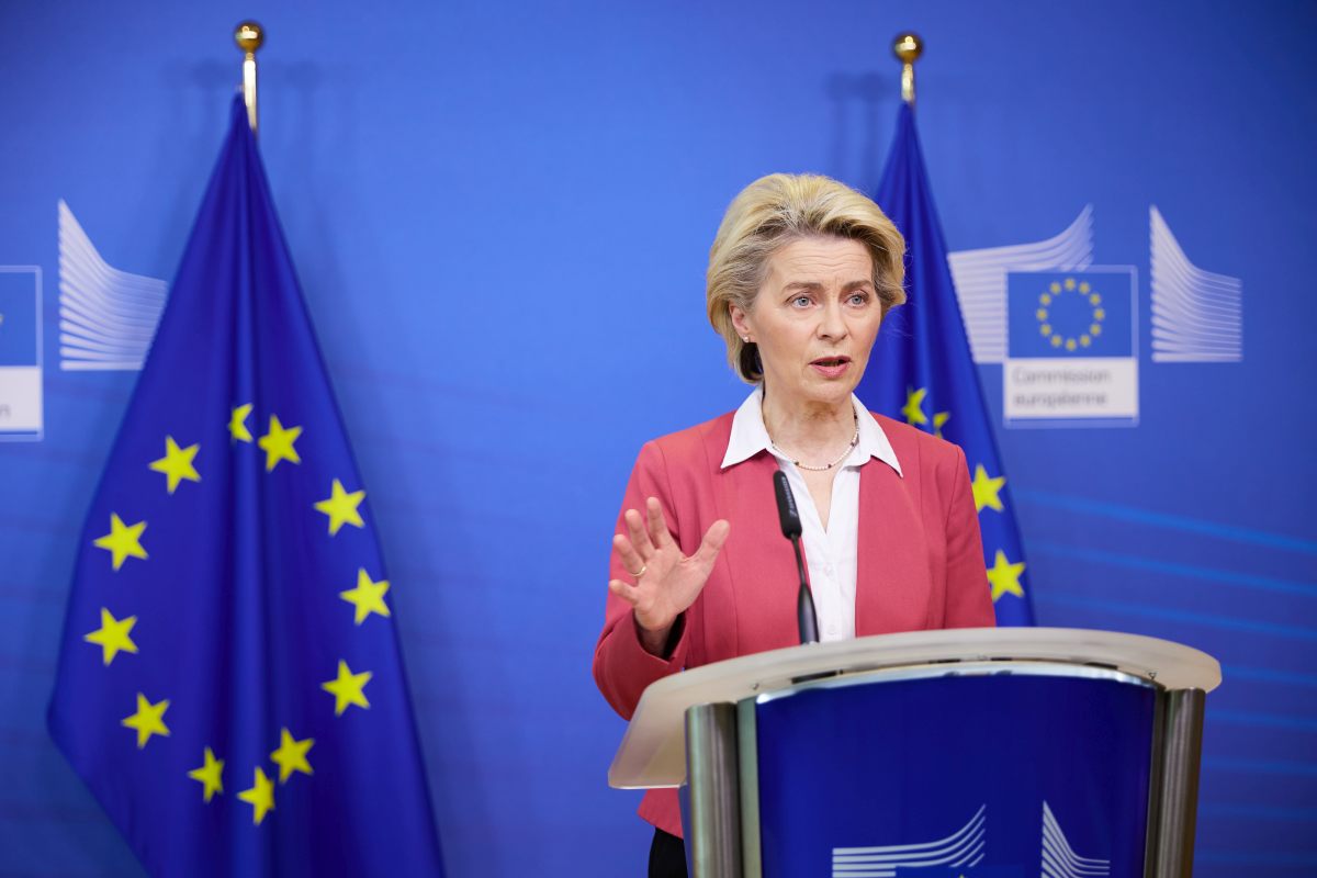 Ucraina, Von der Leyen “Pronti a reagire in caso di attacco”