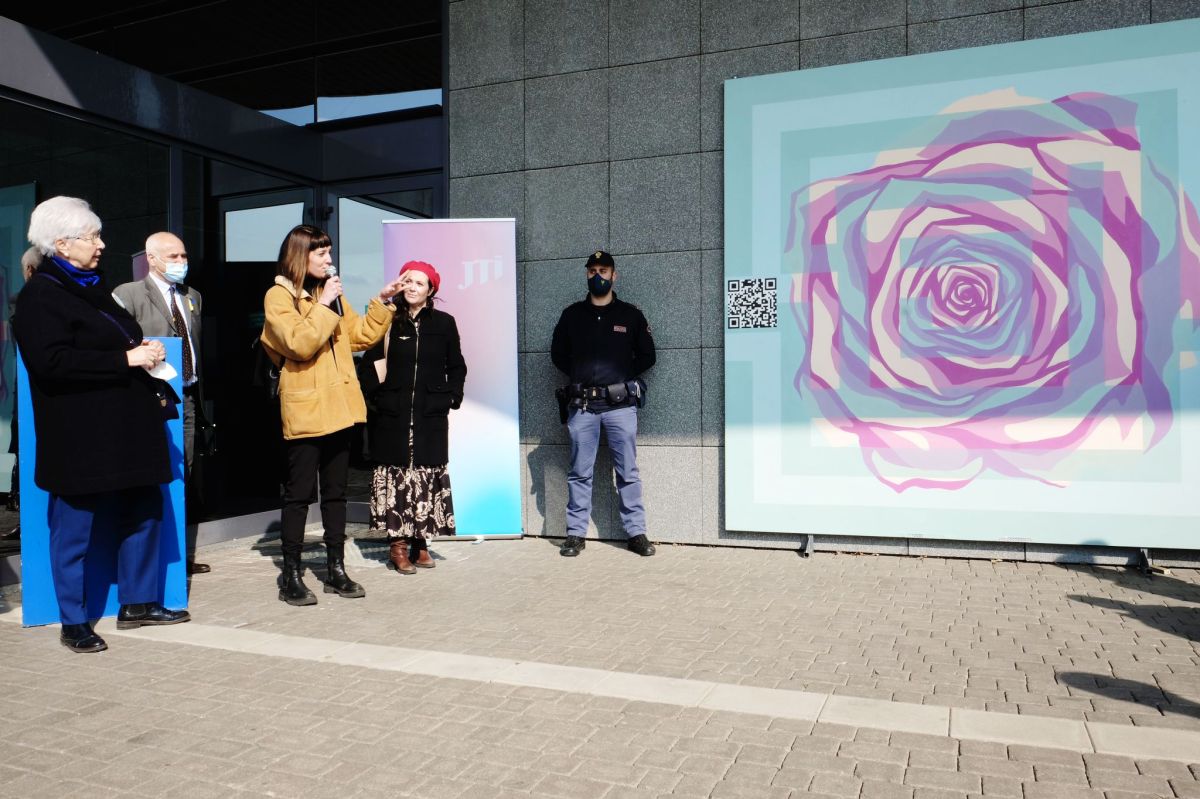 Violenza sulle donne, a Bergamo inaugurato un nuovo murales ecologico