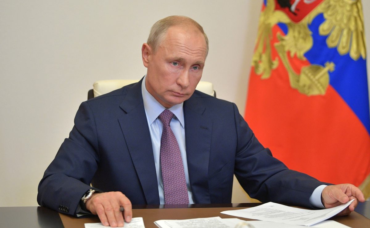 Gas, Putin: “Per i pagamenti accetteremo solo il rublo”