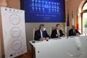 presentazione accademia tonno - da sx Scilla, Musumeci e Scaglione