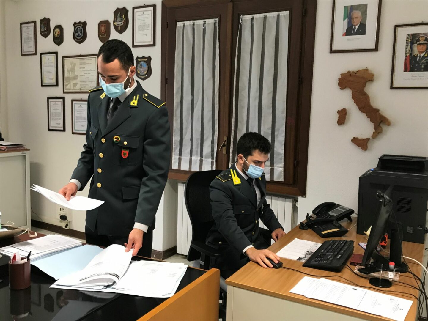 Mafia e riciclaggio oro, 5 arresti e sequestri a Palermo