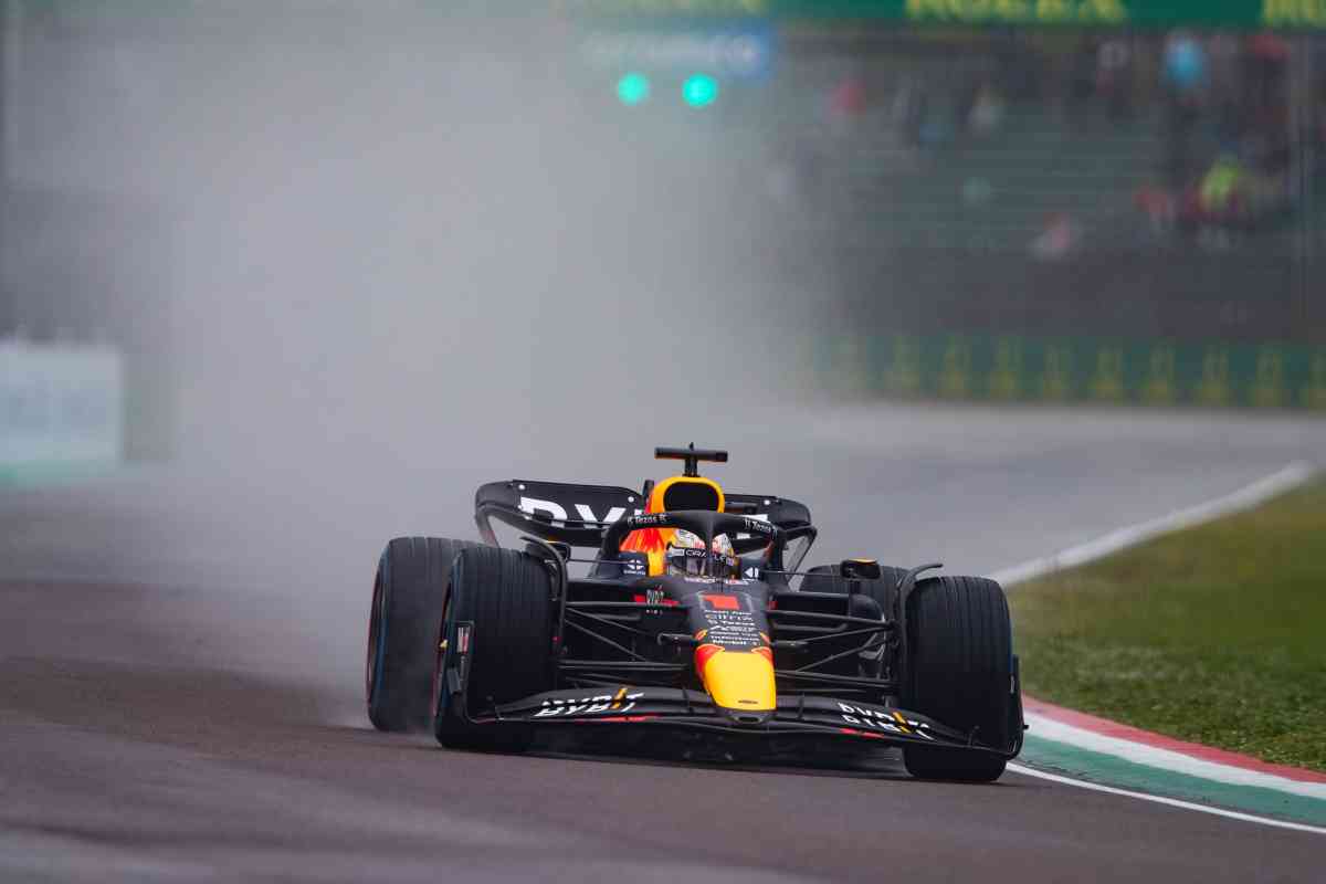 Verstappen si prende la pole della gara sprint a Imola