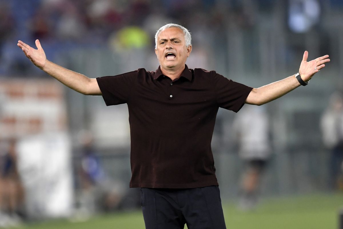 Mourinho “Ai tifosi chiedo di giocare la partita con noi”