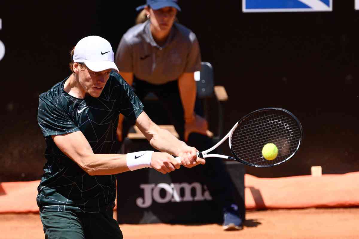 Sinner costretto al ritiro agli ottavi del Roland Garros