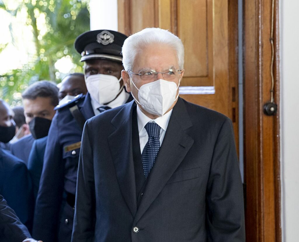Mattarella “Non respingere i migranti quando sono sulle navi”