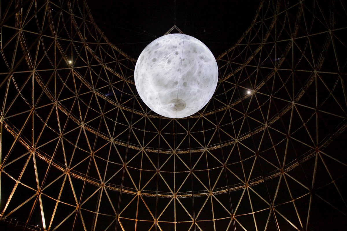 Videocittà 2022, Luna Somnium illumina il Gazometro di Roma