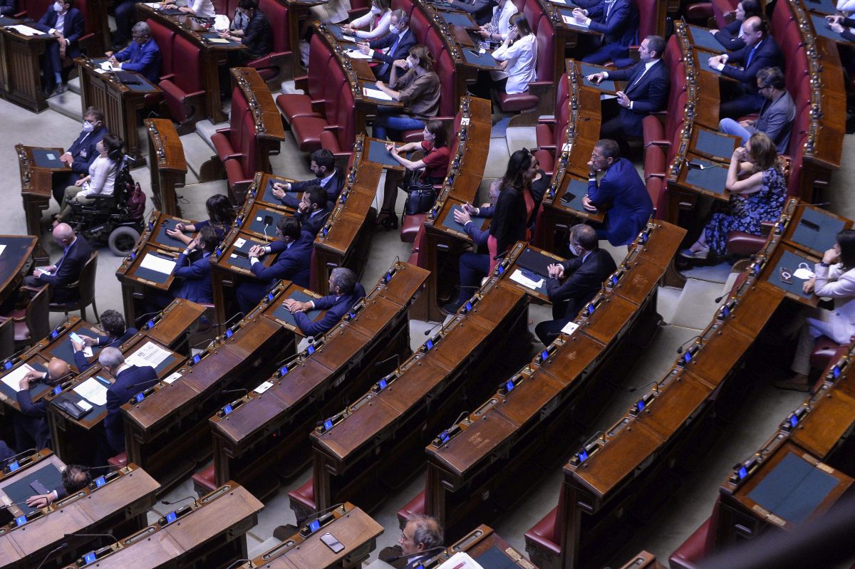 Camera, fumata nera nelle prime tre votazioni per il presidente