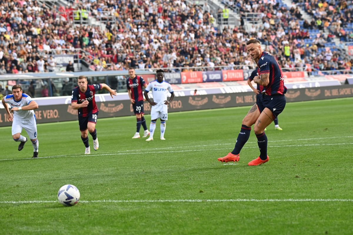 Arnautovic-Ferguson, il Bologna piega 2-0 il Lecce