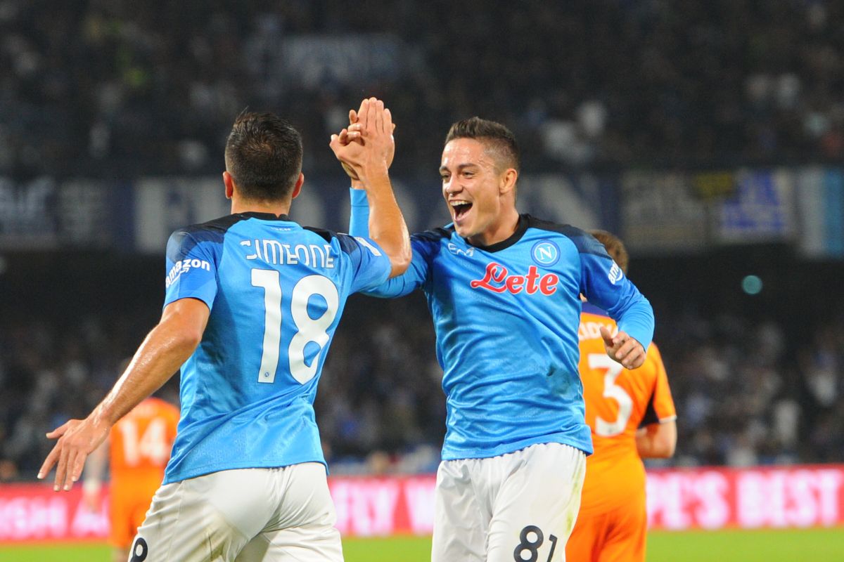 Napoli batte Rangers 3-0, doppietta di Simeone