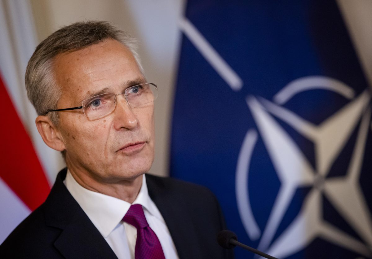 Ucraina, Stoltenberg “Gli alleati mantengano gli impegni sulle armi”