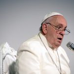 Papa Francesco “Preghiamo per i popoli che soffrono per la guerra”