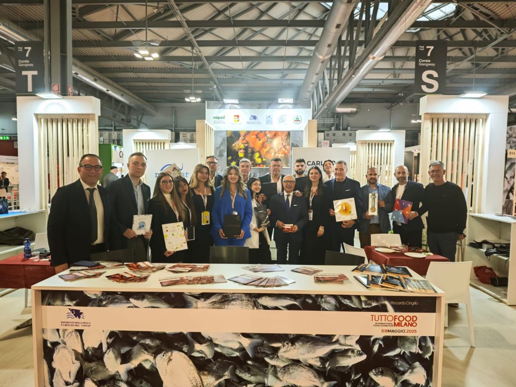 foto stand Distretto Pesca Crescita Blu COSVAP Fiera TuttoFood Milano 5-8 maggio 2025
