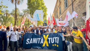 Foto corteo manifestazione sanitàxtutti
