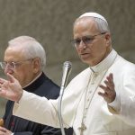 Papa “La pace non è utopia spirituale, abbandonare idolatria del profitto”