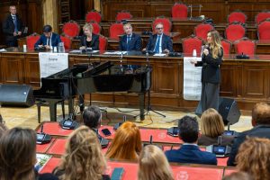 98e4ef6c-f1a9-4a38-99c4-cb064900421b