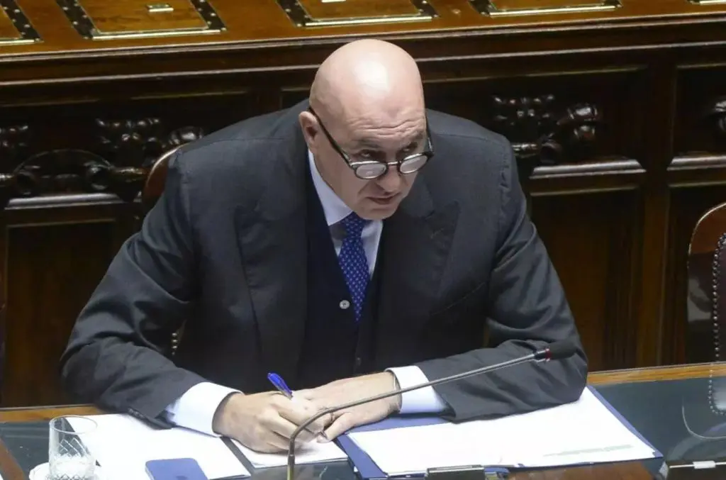 /var/www/clients/client1/web6/web/wp-content/uploads/2025/12/20251201_0127