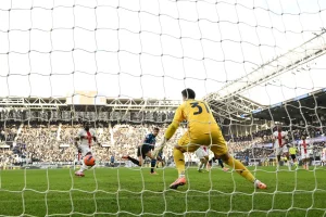 /var/www/clients/client1/web6/web/wp-content/uploads/2025/12/20251203_2235