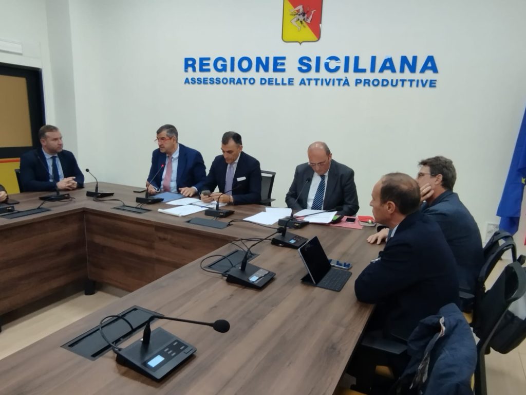 Incontro su aree di crisi industriali