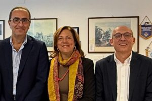 La Dg Furnari con il DA Sergio Consagra (a sx) e il DSA Alberto Firenze