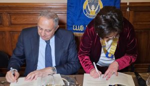 Foto Firma Carta Etica dello Sport al femminile con Lagalla e Patrizia Correnti