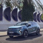Renault Symbioz, spazio e tecnologia ibrida per la famiglia moderna