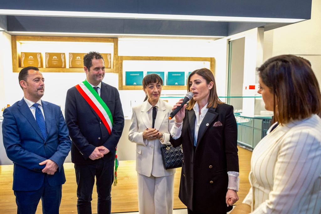 a sx Francesco Scarpinato Terenziano Di Stefano Maria Grazia Brunetti Martina Casciana Brunetti Romina Morselli