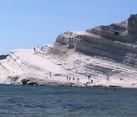 540685357_10238379386493338_4093072458792184205_n