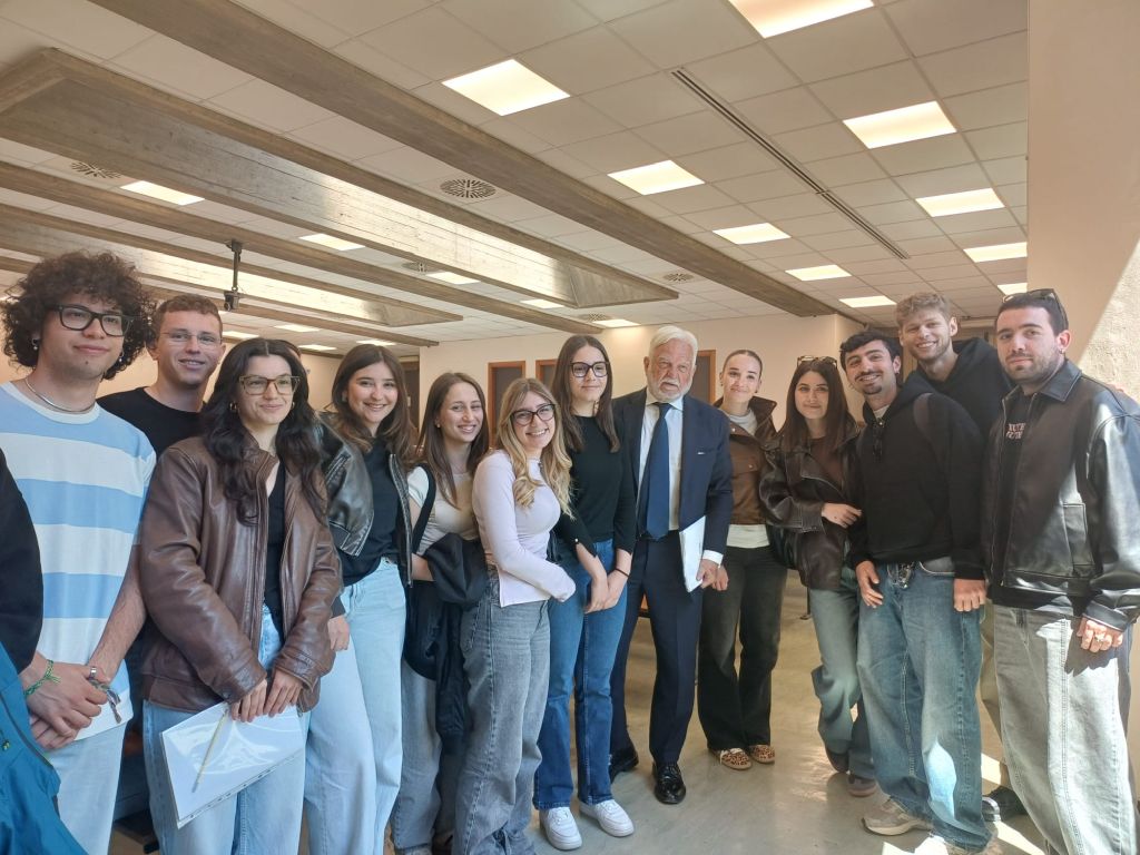 /var/www/clients/client1/web34/web/wp-content/uploads/2026/04/20260429_1987