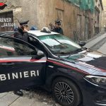 Tratta di esseri umani, catturato a Sassari latitante nascosto in un armadio