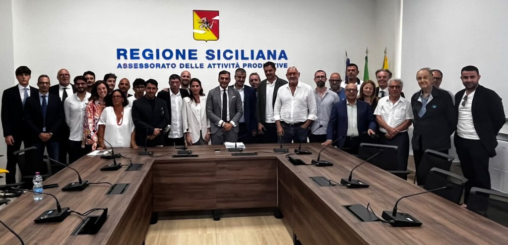 Tamajo e rappresentanti delle categorie produttive nelal riunione sulla missione a New York