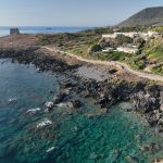 La gestione dell’Area Marina Protetta “Isola di Ustica” resta saldamente in capo al Comune di Ustica, che viene confermato quale ente gestore della prima riserva marina istituita in Italia